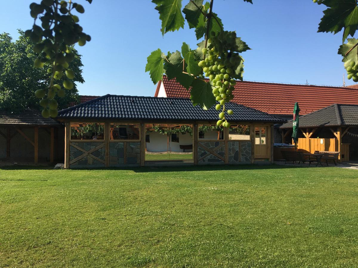 Hotel Statek 3 - Wellness&Spa Hluboká nad Vltavou Exterior foto